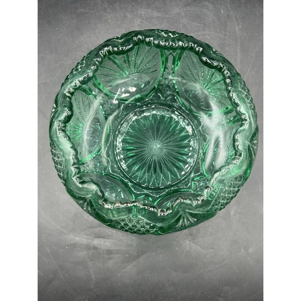 Vintage Fenton Green Glass Rose Bowl Sawtooth Rim Starburst Floral Vase 6.5”